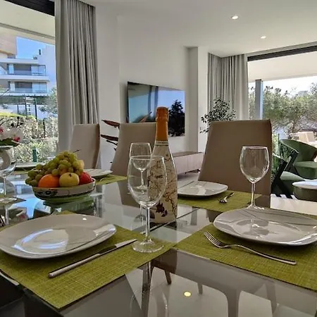 Apartment Josefine - Meerblick, Pool Und Wellness Marbella